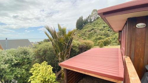 Pohara House | Pohara's Kauri Lodge