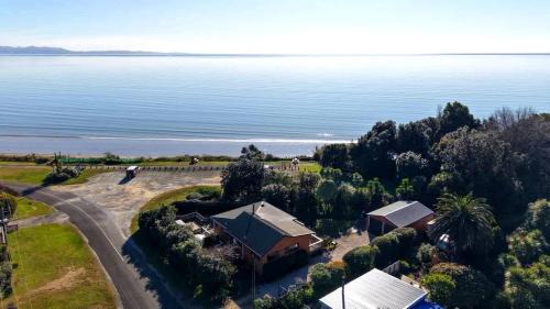 Pohara House | Pohara Sands - Family Beach House