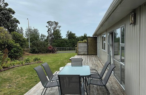 Opunake House | Pohutukawa Retreat