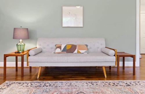 Sans Souci House | ~Poinsett Perch~10min to Downtown Greenville + TR