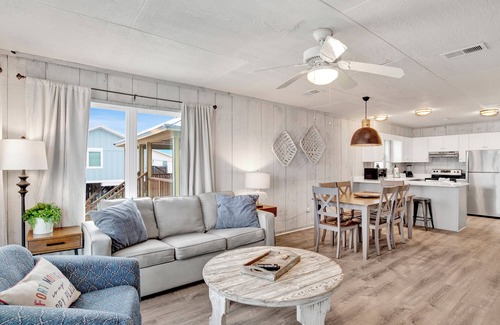 Southpointe House | Point Clear B - Beachfront Pet-Friendly Duplex
