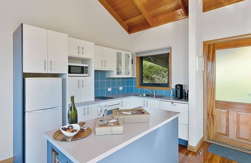 Apollo Bay Villa | Point of View Villa 5 of 5 - Couples Retreat