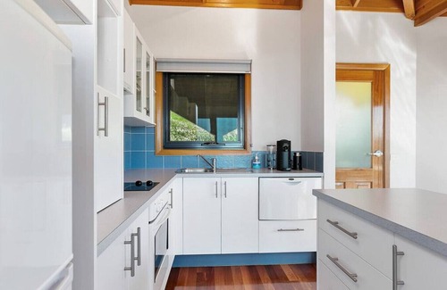 Apollo Bay Villa | Point of View Villa 5 of 5 - Couples Retreat