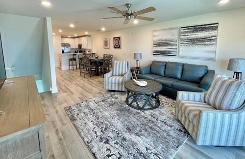 Innerarity Townhomes House | Point Serenity: Beautiful Views & 2 Kayaks!