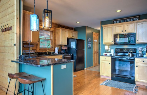 Wolf Laurel Cabin | Points of View | Stunning 4BR Cabin w/Hot Tub & Ski Access Near Asheville