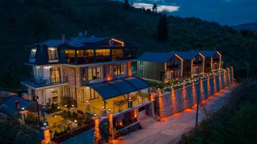Trabzon Apartment | POISON GARDEN SUİTE