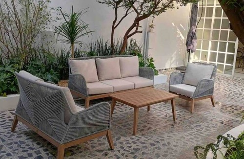 Miguel Hidalgo House | Polanco Getaway: Outdoor Space & Explore Nearby