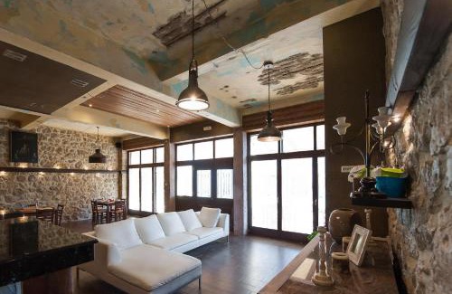 Katachas Apartment | Polys Guest House
