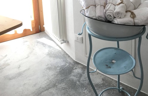 Novate Mezzola Apartment | Pomegranate House