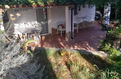 Olbia Apartment | pomegranate.