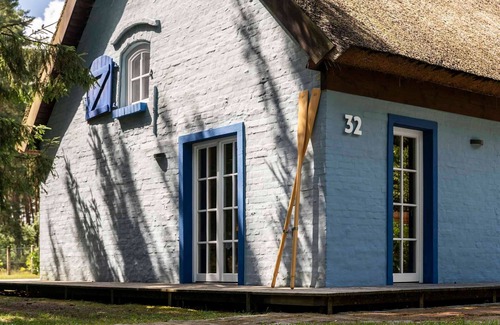 Ahlbeck House | Pommernhaus Vorsee am Kiefernwald Kamin Boot - Thatched half-timbered house, fireplace