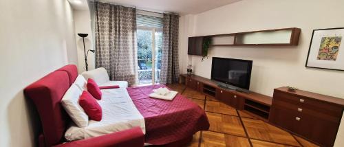 Bicocca Apartment | Ponale 52 bright studio