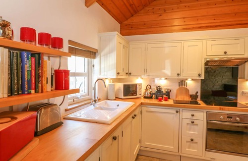 Mabe Cottage | POND COTTAGE, with a garden in Truro