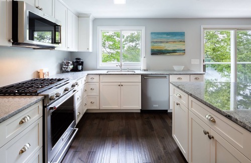 West Barnstable House | Pond Lily - Recently Remodeled Waterfront 3 Bedroom