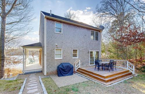 Mashpee House | Pond View Getaway
