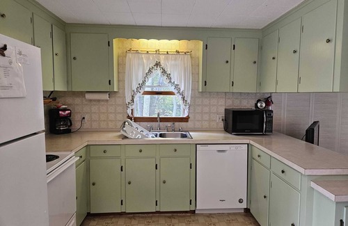Bar Harbor Apartment | Pond View - sweet little apt near Acadia National Park