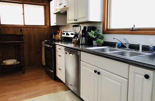 Loon Lake House | Ponderosa Cabin - 6 Bed/2 Bath