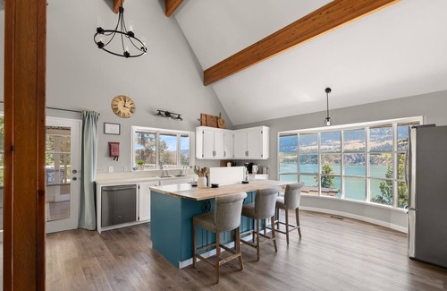 Central Okanagan House | Ponderosa | Charming, Serene & Stunning Lake Views