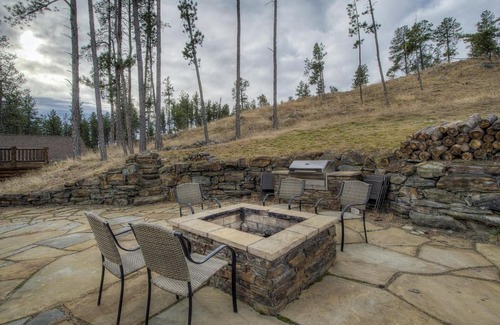Hill City House | Ponderosa Lodge