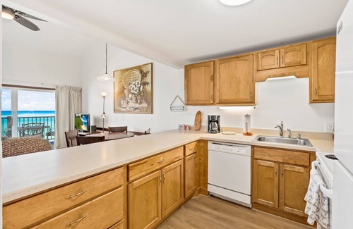 Kapaa Condo | Pono Kai Resort B304, Oceanfront, Walk to Town, Steps to Beach, AC