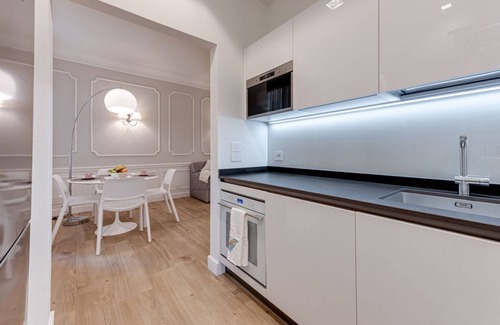 Oltrarno Apartment | Ponte Vecchio Dream Home