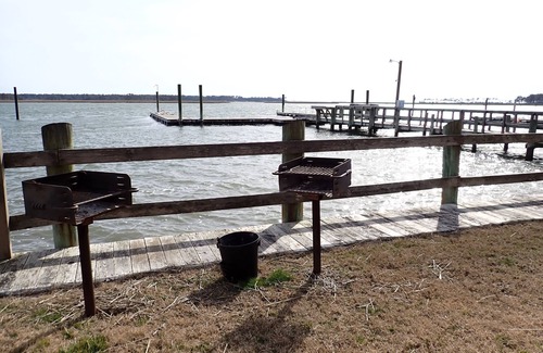 Chincoteague Condo | Pony's Hideaway - 2Bd/1Ba Waterfront property with dock and designated boat slip
