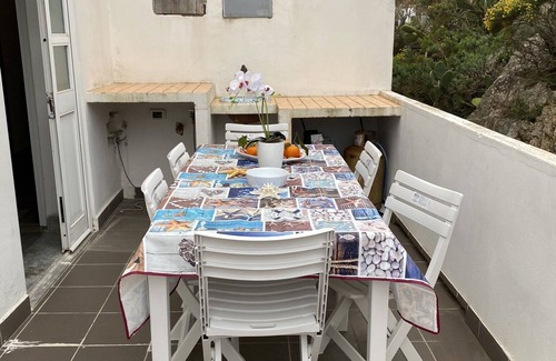Le Forna Apartment | Ponzamania Blue Rose Apartment
