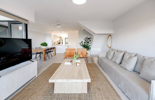 Sunrise Beach Apartment | Pooch Friendly Renovated Beach Retreat with Views