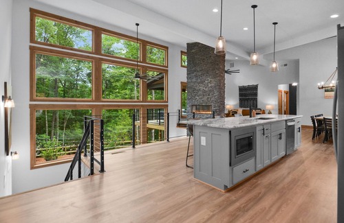Ellijay Cabin | Pool! 5BR Mountain Modern Luxury in Ellijay! Must See!