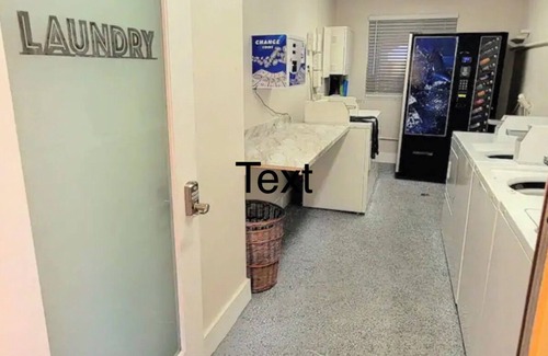 Lake Havasu City Condo | POOL*AC*BOAT PARKING*1BR*Clean Condo