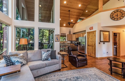 Ronald House | Pool Access + Affordable | Pet+Family Frdly | 3rd Nt On Us @ Forest Hideout