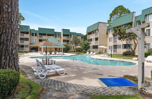 Palmetto Dunes Apartment | Pool Access and Balcony Hilton Head Resort Condo