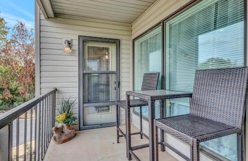 Lake Hamilton Apartment | Pool and Dock Access Lakefront Hot Springs Condo!
