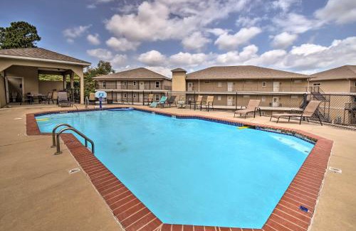 Lake Hamilton Apartment | Pool and Lake Hamilton Access Hot Springs Condo!