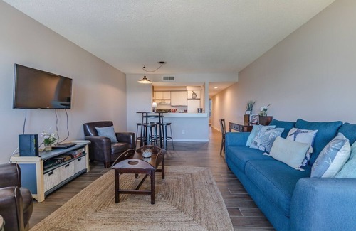 Oceanmarsh Subdivision Condo | Pool and Ocean Views - First Floor Villa on Harbor Island
