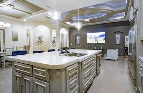 Palmhurst House | Pool | Basketball Court | Pool Table | 6 beds