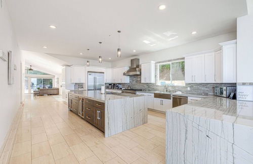 Hidden Valley House | Pool & Coastline Views: Luxe La Jolla Home