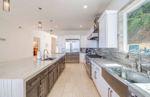Hidden Valley House | Pool & Coastline Views: Luxe La Jolla Home