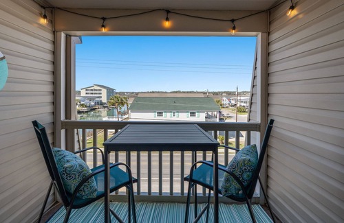 North Myrtle Beach Condo | Pool - Cross Street to Beach - 2 Bed/2 Bath -APATB 3F