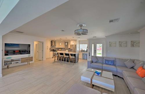 Yacht Club House | Pool, Dock, Game Room Cape Coral Canal Home