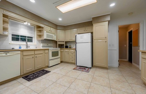 Brandon House | Pool & Game Room: Spacious Brandon Home