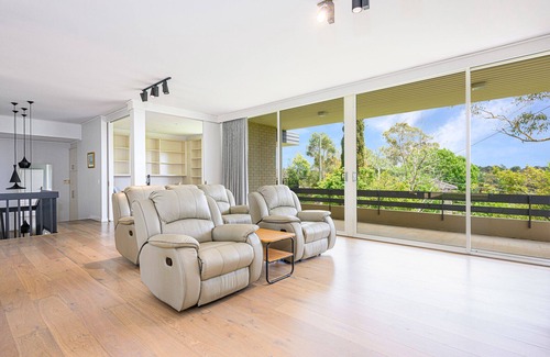 East Lindfield House | Pool + Garden + Bush Views Spacious 4 BR home
