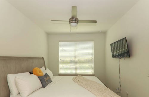 Sugar Hill Apartment | Pool, Gym, Cozy Oasis minutes from Lanier Island