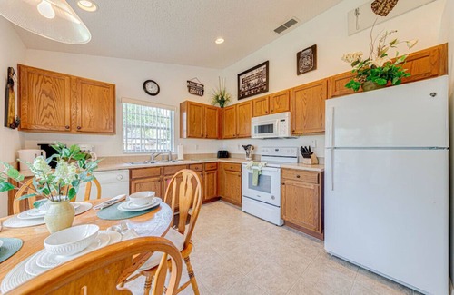 Orange Tree House | Pool home close to Golfing and Theme parks
