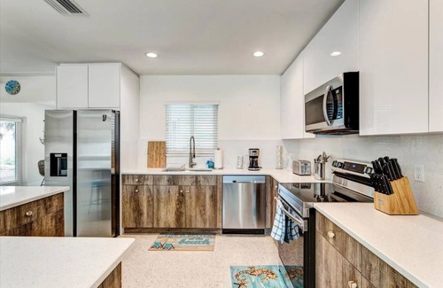 Southgate House | Pool Home near Siesta Key, Nathan Benderson Park, Premier Sports Campus & IMG
