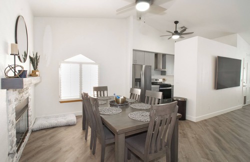 Bullhead City House | Pool Home w/Private Launch Ramp Access, Indoor Hot Tub, BBQ & Dog Friendly