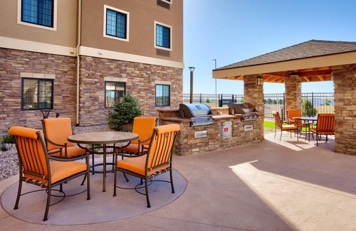 Cheyenne Condo | Pool & Hot Tub Access. Free Breakfast Buffet. King Suite Near Downtown!