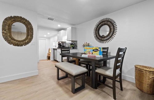 Delray Beach Bed & Breakfast | Pool & Hot Tub Delray Beach Safari Lion's Lodge