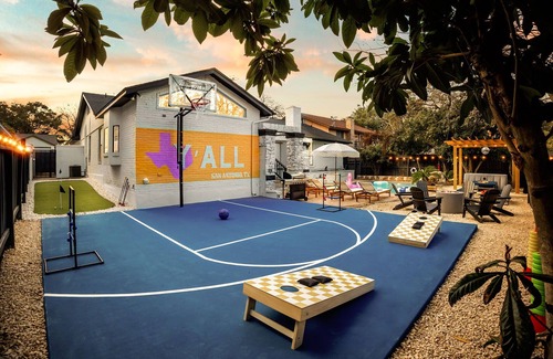North Central Thousand Oaks House | Pool + Hot Tub + Firepit + Arcade + Movie Room + More