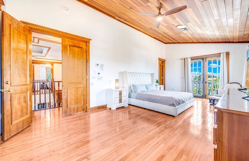 Bermuda Riviera House | Pool+Hot Tub! Massive Waterfront Gem+Walk 2 Beach!